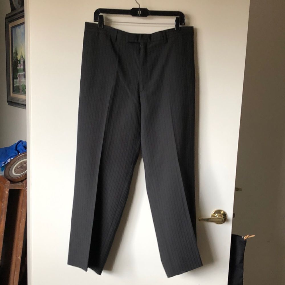 Calvin Klein Pinstripe Slacks Size 38x32 GUC Gray/black